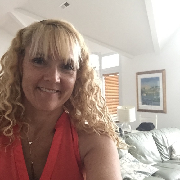 Meet your Posher, Linda - Picture 1 of 1